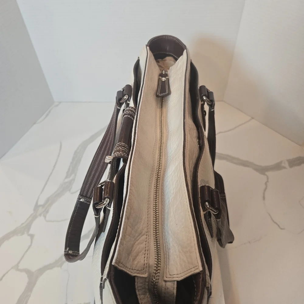 Coach Hamptom Pebbled Leather Turn Lock Sachel Tote Bag Brown Cream Medium 13960 - Picture 10 of 14